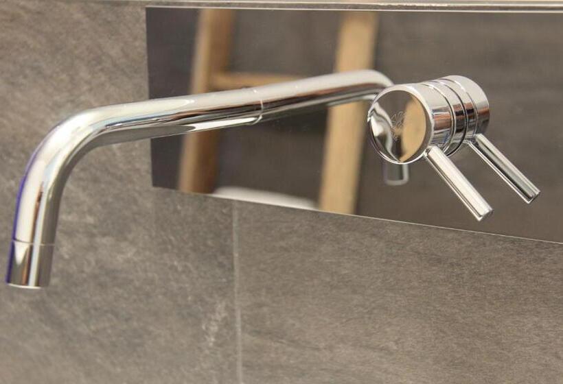 标准间带阳台, Lamia Room Rentals