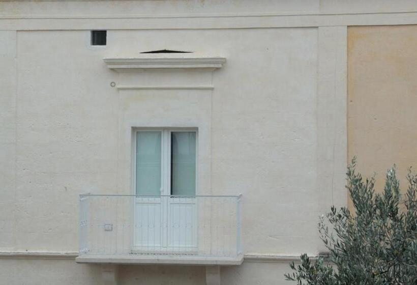 标准间带阳台, Lamia Room Rentals