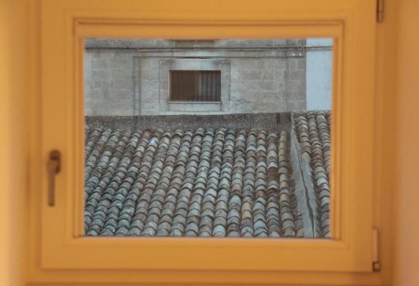 基本间, Lamia Room Rentals