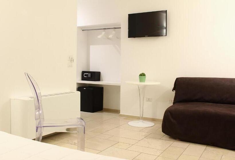 标准间带阳台, Lamia Room Rentals