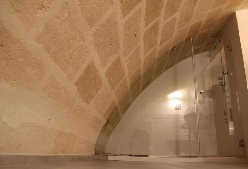 基本间, Lamia Room Rentals