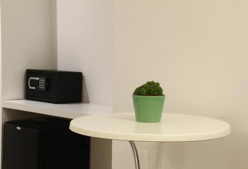 标准间带阳台, Lamia Room Rentals