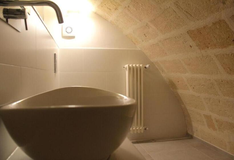 基本间, Lamia Room Rentals