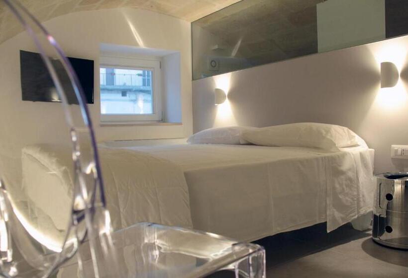 基本间, Lamia Room Rentals