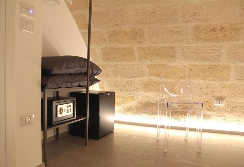 基本间, Lamia Room Rentals