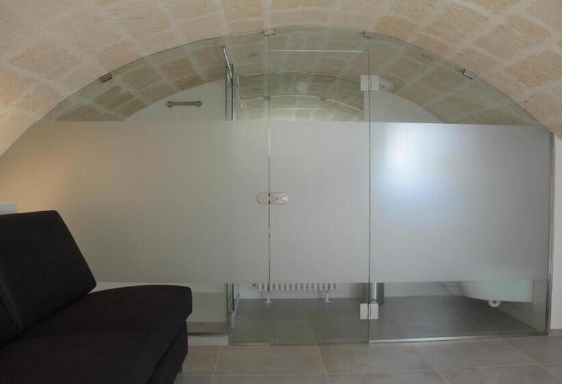 豪华套房, Lamia Room Rentals