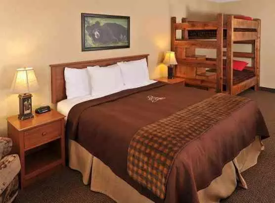 キングサイズベッドのスーペリアルーム, Boarders Inn & Suites By Cobblestone Hotels In Waukon