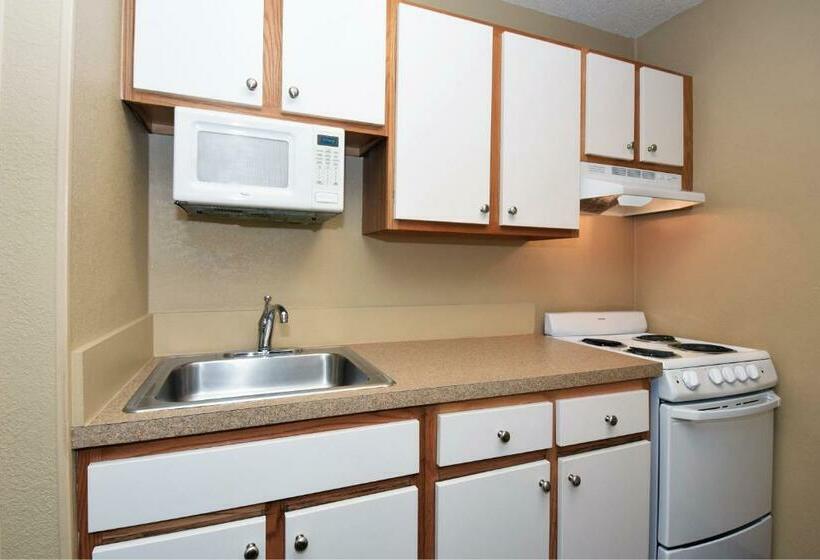 스탠다드 스튜디오, Extended Stay America Suites  Wichita  East