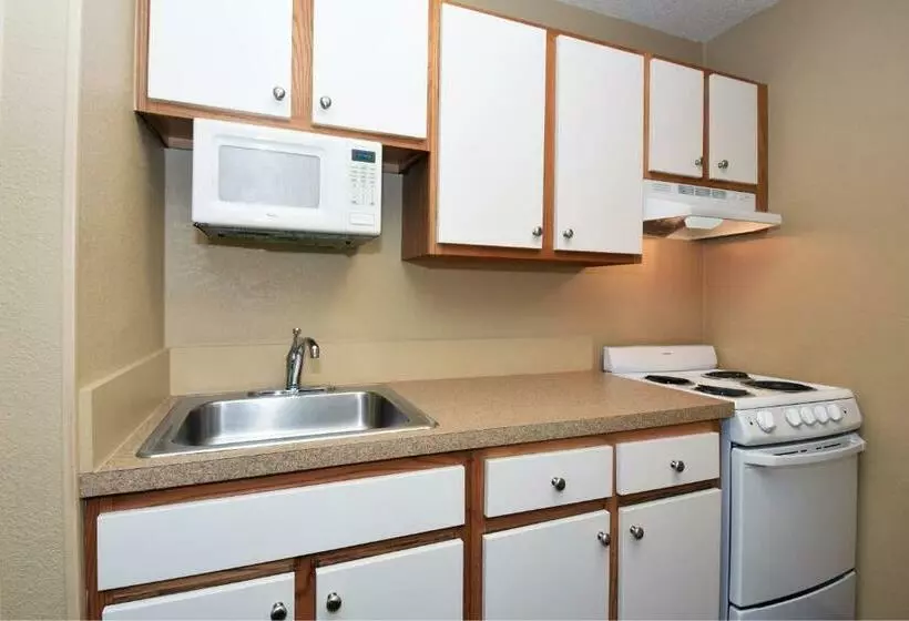 استودیوی استاندارد, Extended Stay America Suites Wichita East