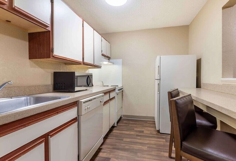 디럭스 스튜디오, Extended Stay America Suites  Wichita  East