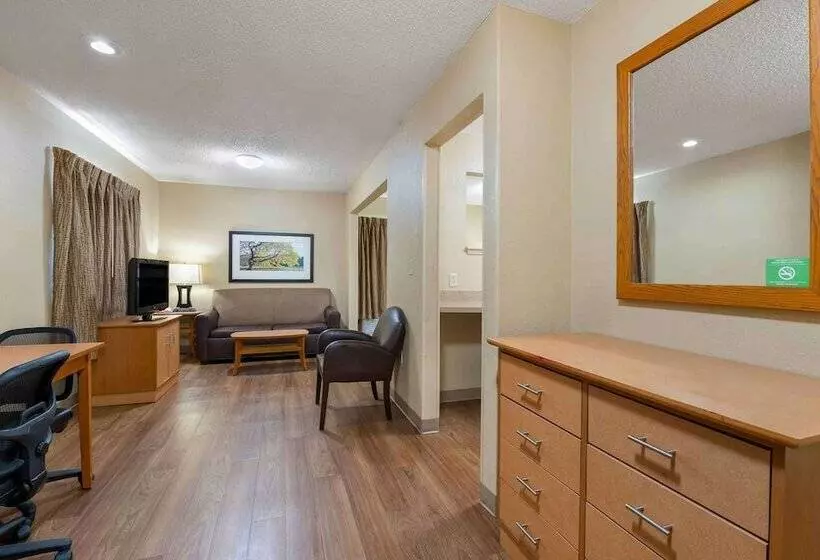 Deluxe-studio, Extended Stay America Suites  Cleveland  Middleburg Heights