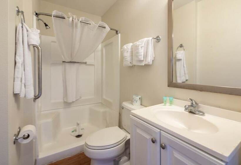 스탠다드 스튜디오, Hometowne Studios By Red Roof Orlando South