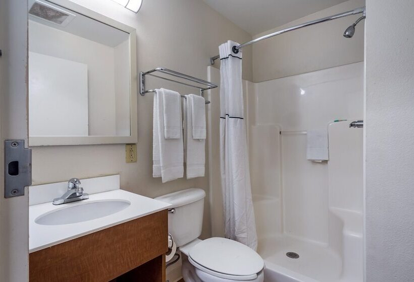 스탠다드 스튜디오, Hometowne Studios By Red Roof Orlando South