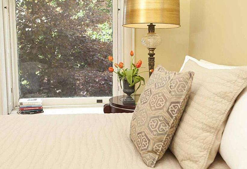 带花园的豪华房间, Morgan State House Inn