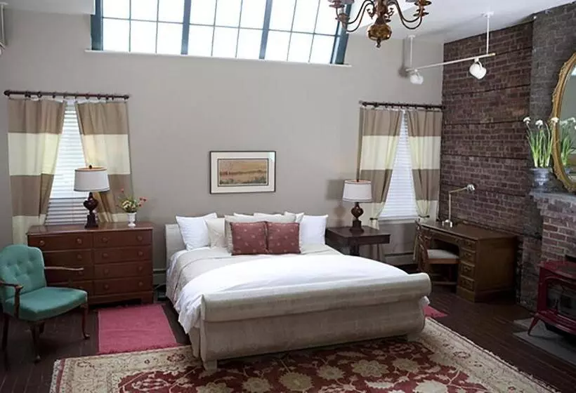 استودیوی لوکس, Morgan State House Inn