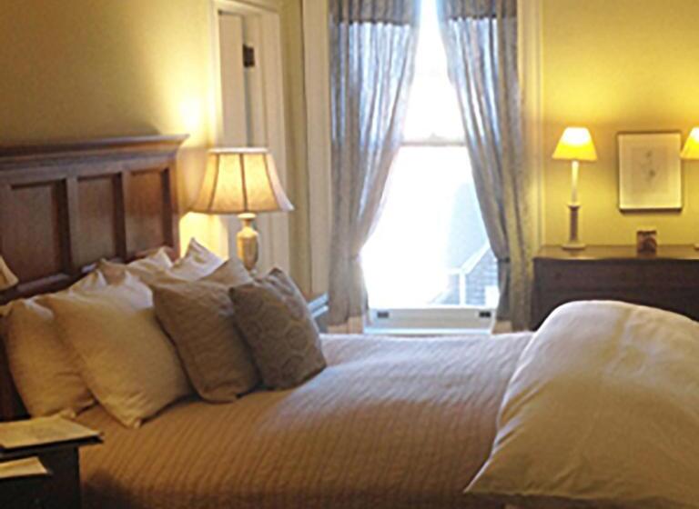 Suite, Morgan State House Inn