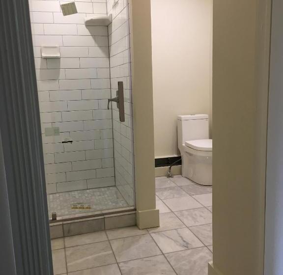 豪华房间, Morgan State House Inn