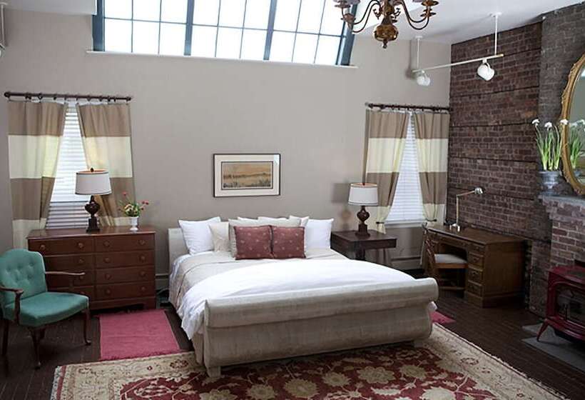 Estudi Deluxe, Morgan State House Inn