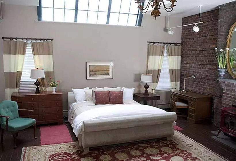 استودیوی لوکس, Morgan State House Inn