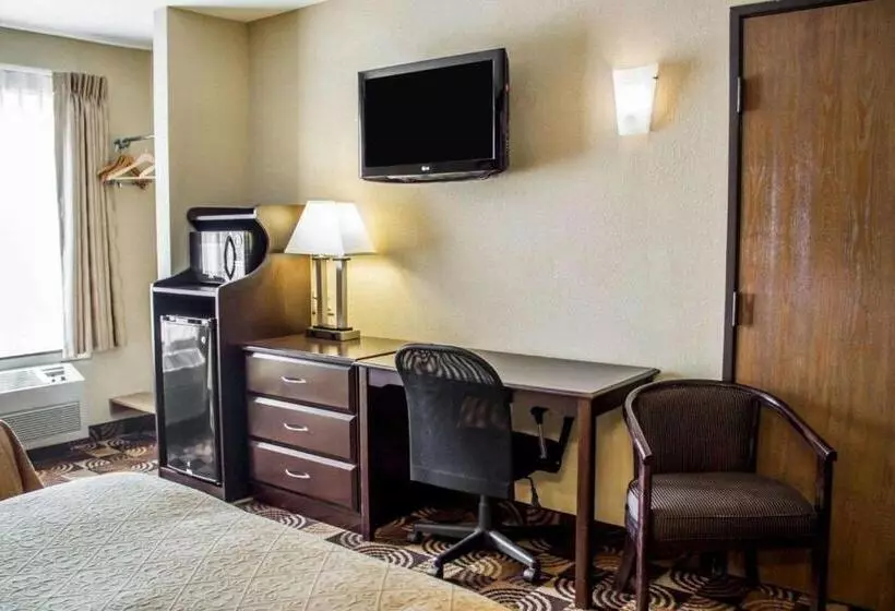 ２ダブルベッドのスタンダードルーム, Quality Inn Brunswick Cleveland South