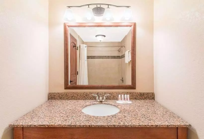 اتاق استاندارد با 2 تخت دوبل, Ramada By Wyndham Elko Hotel At Stockmen S Casino