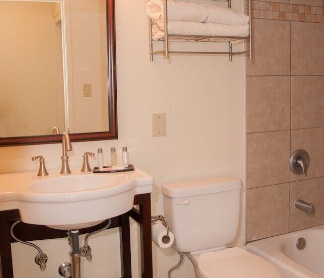 Люкс, Ramada By Wyndham Elko Hotel At Stockmen S Casino