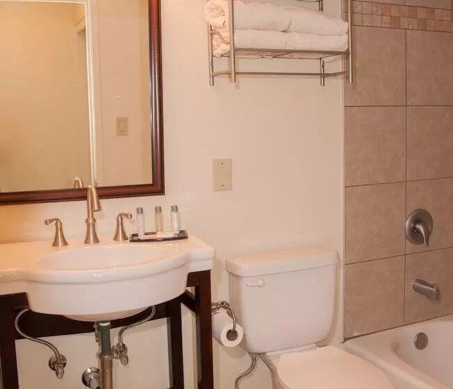 سوییت, Ramada By Wyndham Elko Hotel At Stockmen S Casino