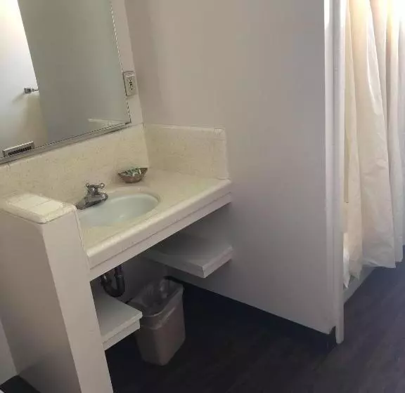 اتاق استاندارد با تخت بزرگ, Sierra Lodge Three Rivers