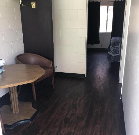 غرفة قياسية سرير كينج, Sierra Lodge Three Rivers