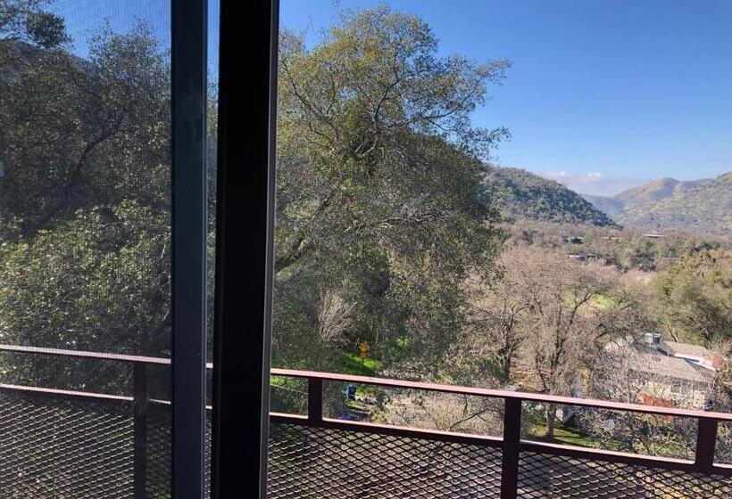 جناح ديلوكس, Sierra Lodge Three Rivers