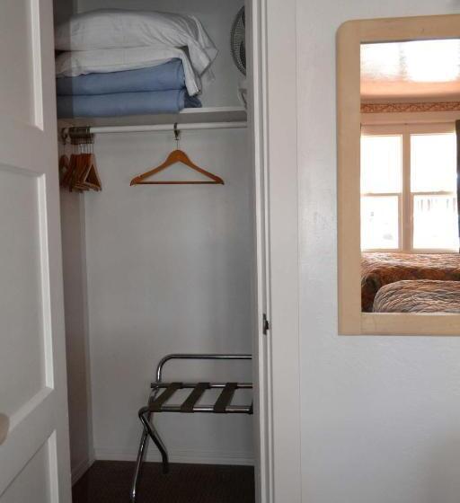 스탠다드 룸, Silver Maple Inn And The Cain House Country Suites