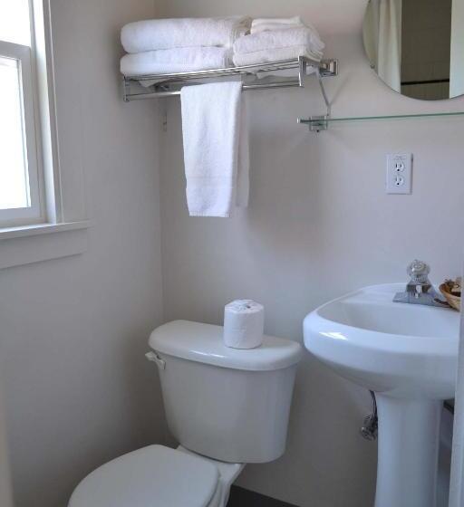 스탠다드 룸, Silver Maple Inn And The Cain House Country Suites