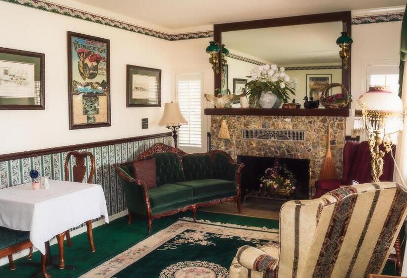 디럭스 룸, Silver Maple Inn And The Cain House Country Suites