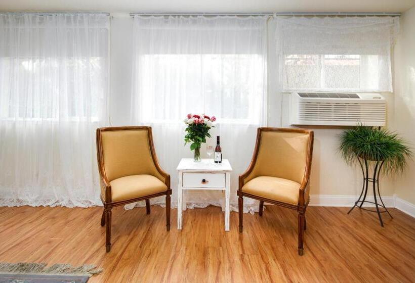 Студия Стандарт, Stratford Inn