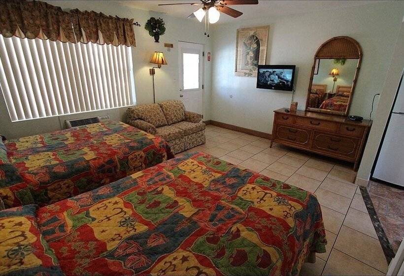 스탠다드 룸 더블 침대 2개, Silver Sands Motel