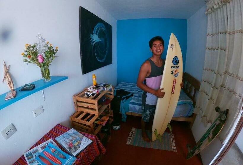 标准间, Urcia Surf House