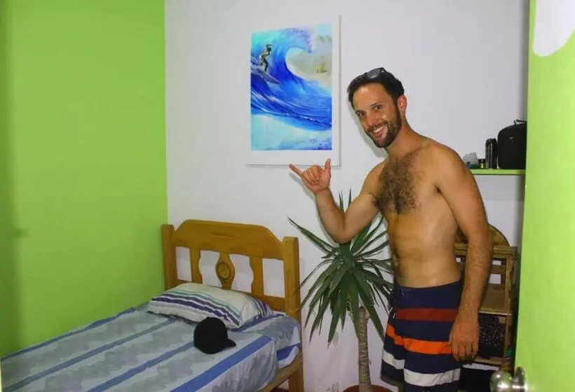 اتاق استاندارد یک نفره, Urcia Surf House