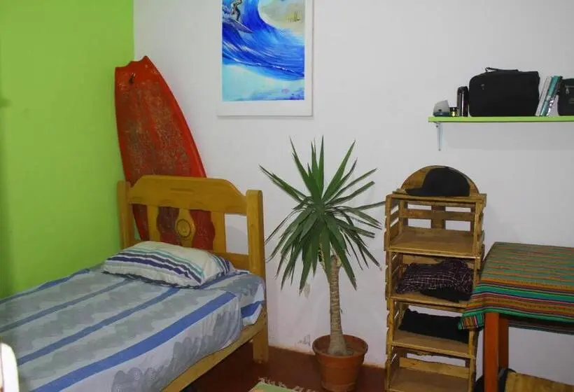 اتاق استاندارد یک نفره, Urcia Surf House