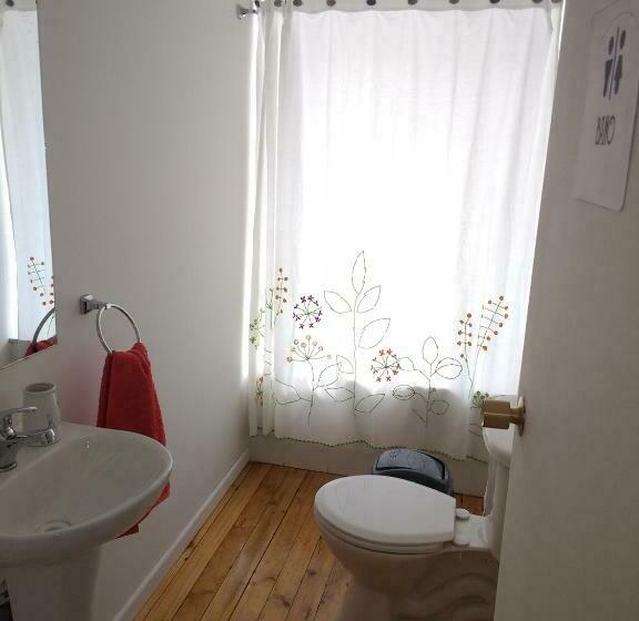 스탠다드 트리픔 룸 공동욕실, Quilda Hostel