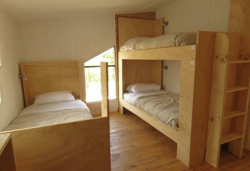 스탠다드 트리픔 룸 공동욕실, Quilda Hostel