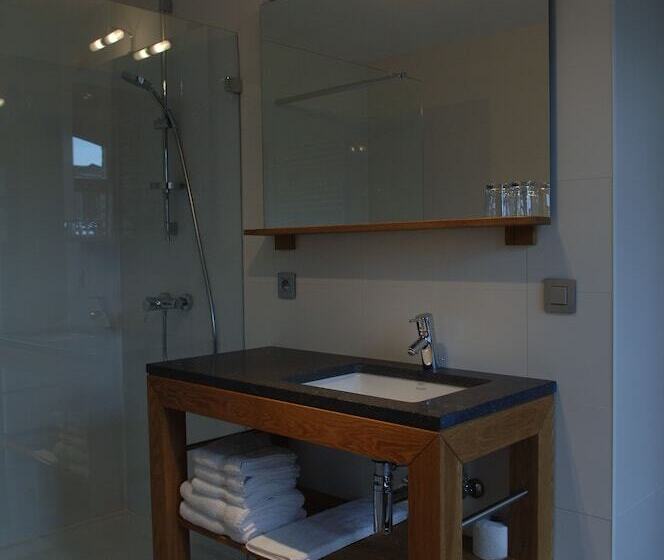 스탠다드 스튜디오, Hostellerie De Biek