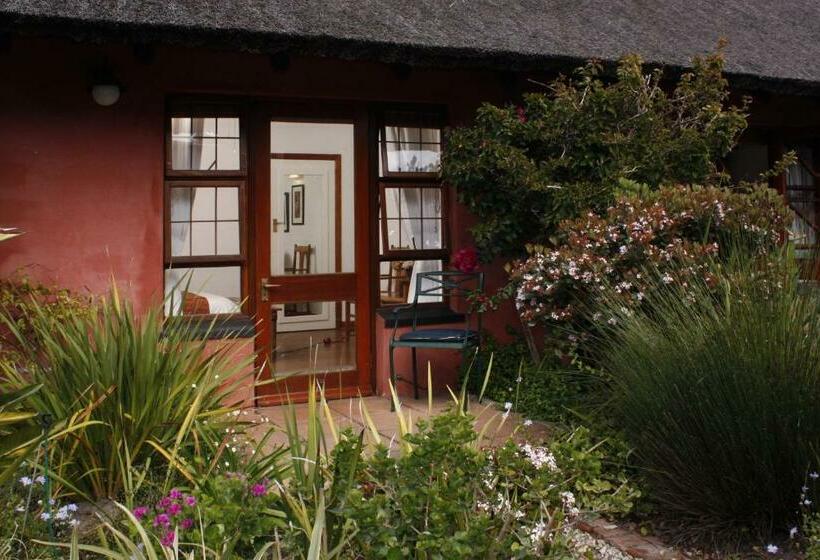 اتاق استاندارد, House On Westcliff