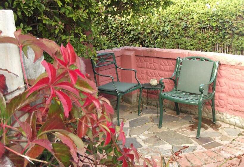 اتاق استاندارد با تخت بزرگ, House On Westcliff