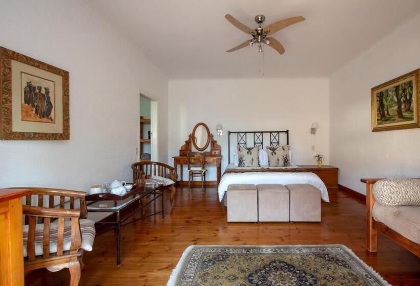 اتاق خانوادگی, House On Westcliff