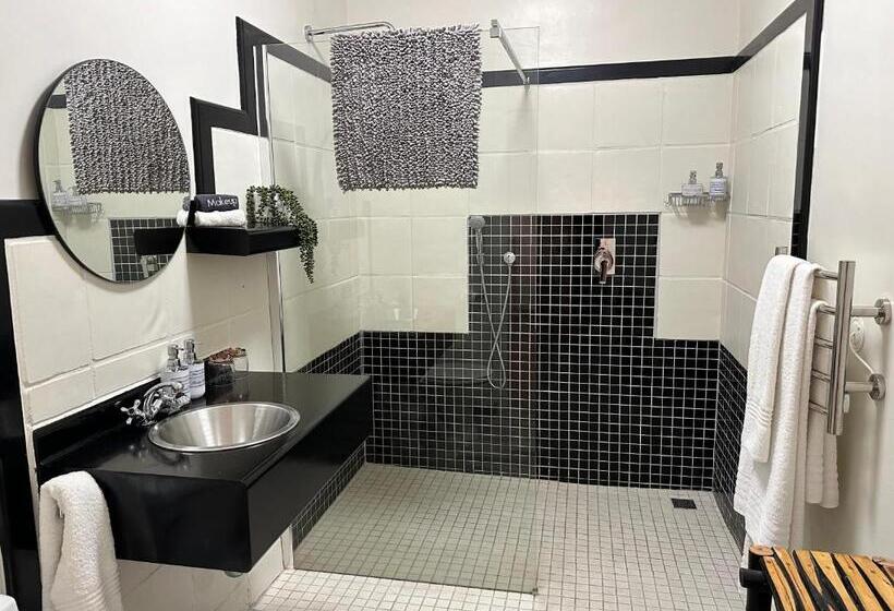 اتاق استاندارد با تخت بزرگ, House On Westcliff