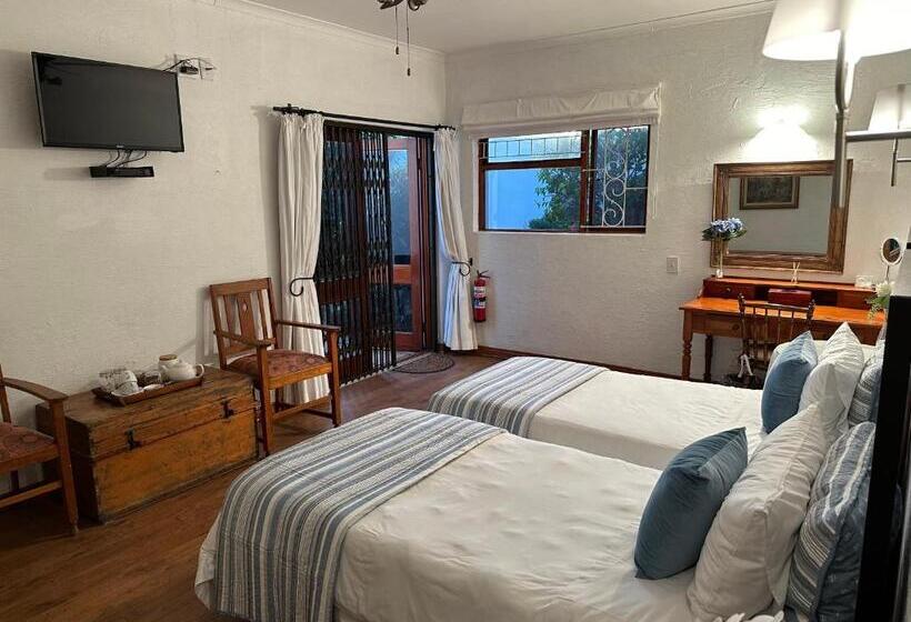 اتاق استاندارد با تخت بزرگ, House On Westcliff