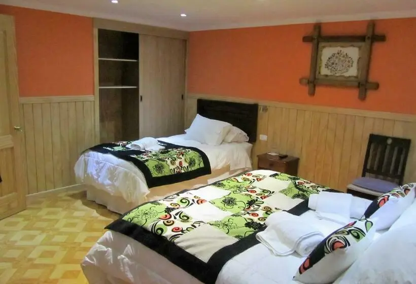 اتاق استاندارد سه نفره, Patagonia Swiss House