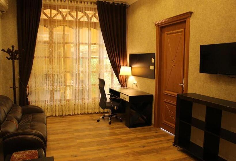سوییت جونیور, Atlas B&b Hotel