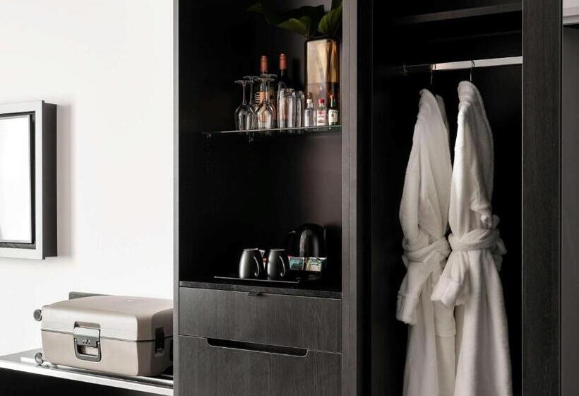 キングサイズベッドのデラックスルーム, Novotel Perth Murray Street