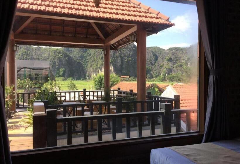 اتاق خانوادگی با چشم‌انداز کوه, Tam Coc Marina Villa